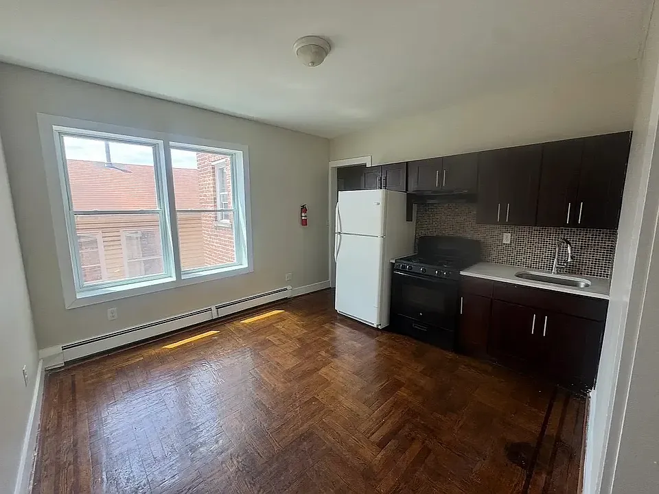 901 Bergen St #2B