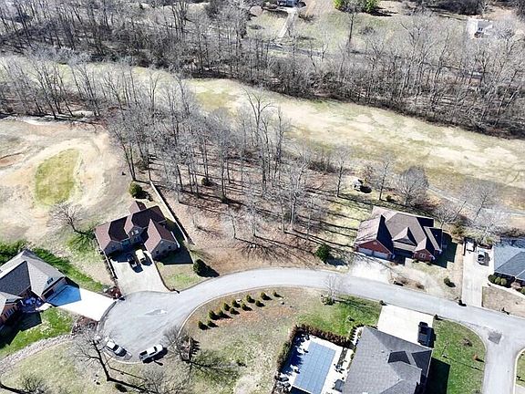 3rd image of 326 Cayuga Dr