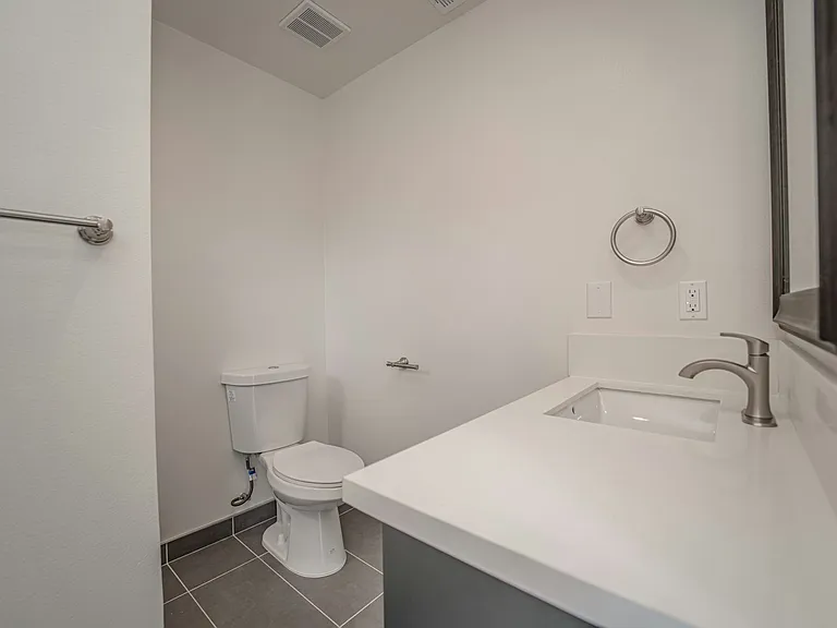 1321 Bates Ave #1323-1/2 — Photo 41