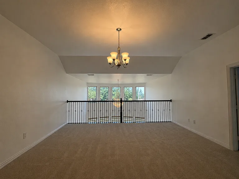 1901 Oakston Dr — Photo 22
