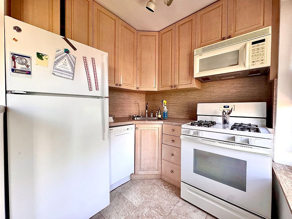 2nd image of 308 President St #4