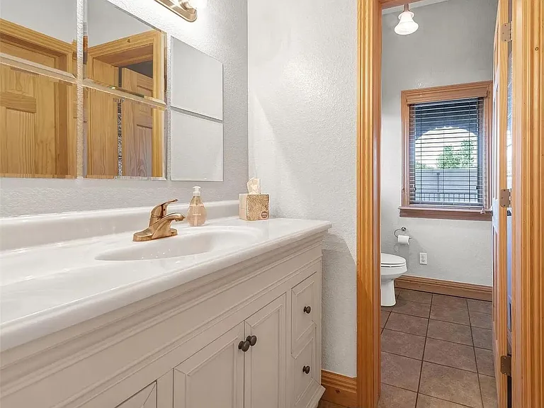 1547 N Emerson St — Photo 16