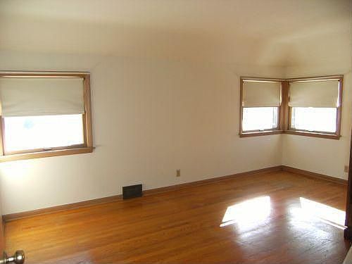 4th image of 9052 W Mount Vernon Ave