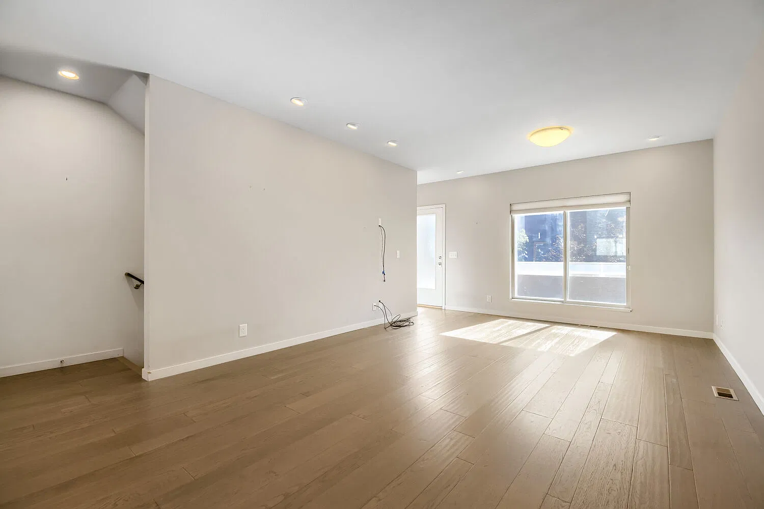 2 bed, 1659 sqft, $3,300 — Photo 3