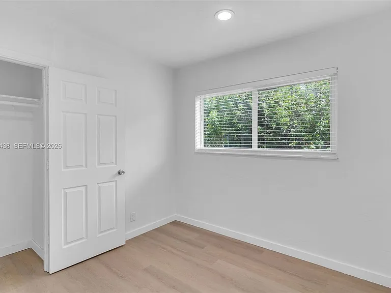 401 SW 25th Ave — Photo 14