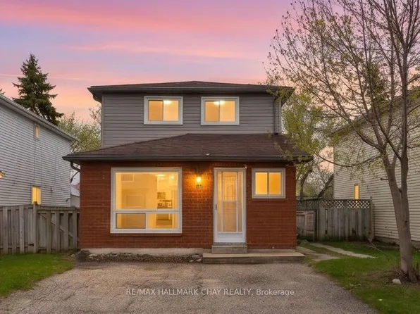 61 Corbett Dr, Barrie, ON L4M 5V6
