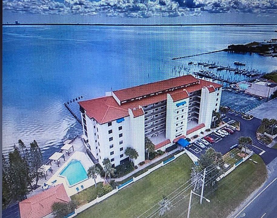 Kennedy Pt  Condo and River