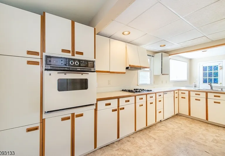 21 E Shore Rd — Photo 8