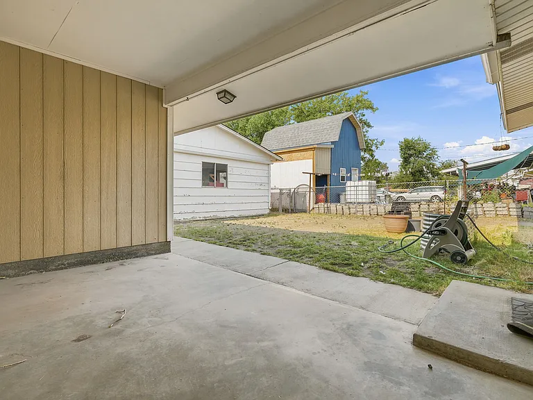 2045 Gunnison Ave — Photo 27