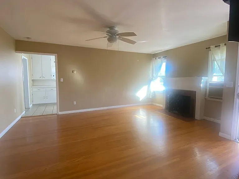 409 E Puente St — Photo 5