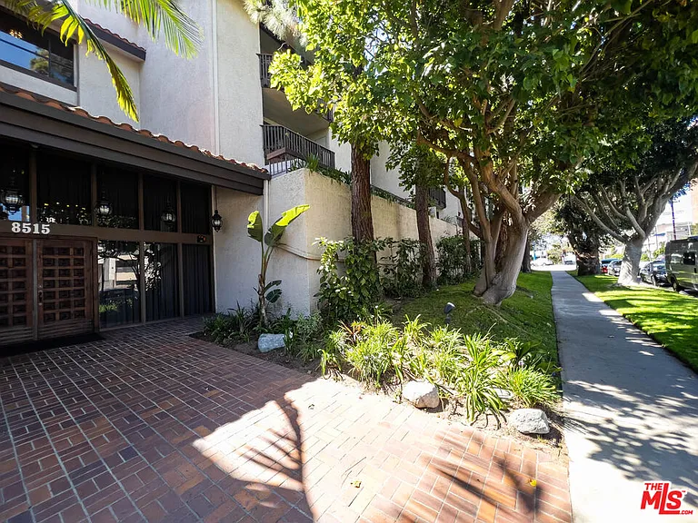 8515 Falmouth Ave #422 — Photo 23