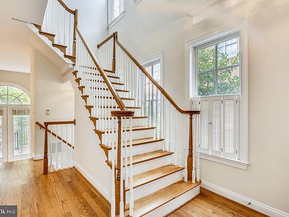 2nd image of 4704 Monaco Cir