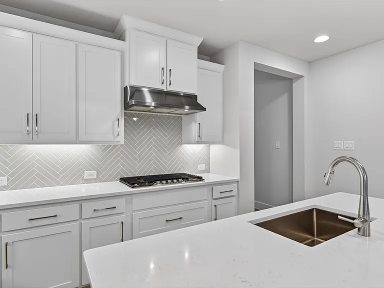 4123 Windy Point Rd — Photo 5