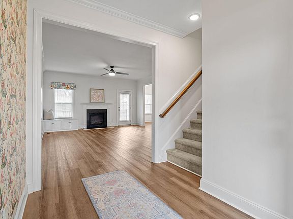 3rd image of 7104 Elkhorn Rd