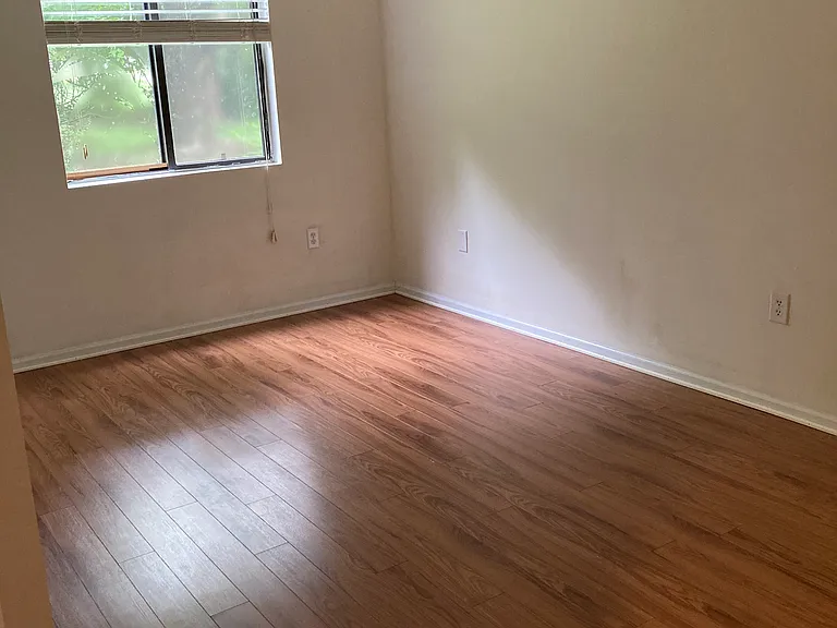 4002 Governors Sq #3 — Photo 6