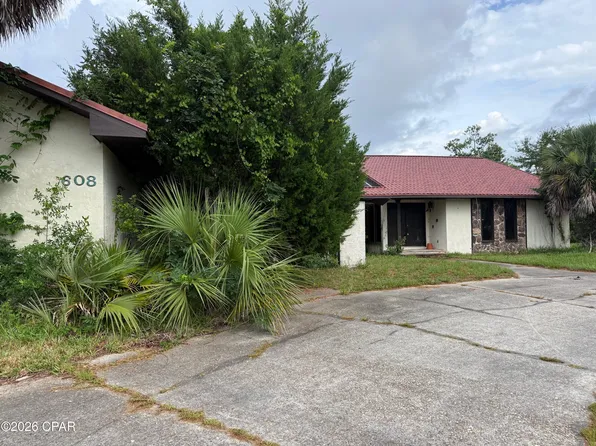 608 Plantation Dr, Panama City, FL 32404