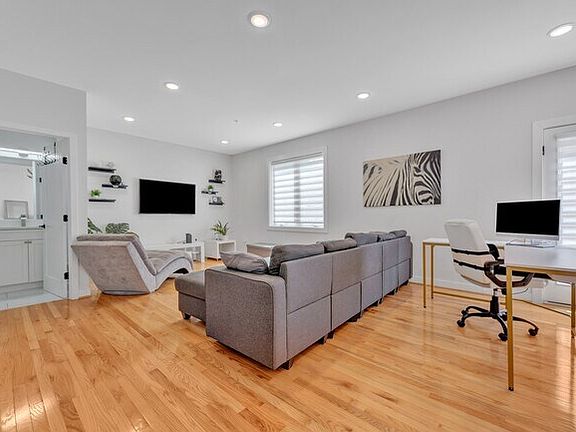 3rd image of 1416 22nd St SE #2