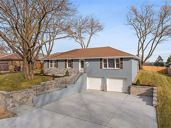 2nd image of 8565 Wycoff Dr