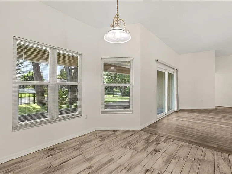 410 Central Mariners Dr — Photo 19