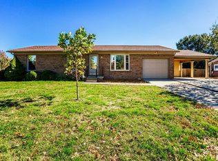 2900 Neal Dr, Lexington, KY 40503