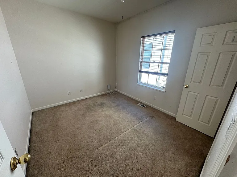 1701 Grove St — Photo 12
