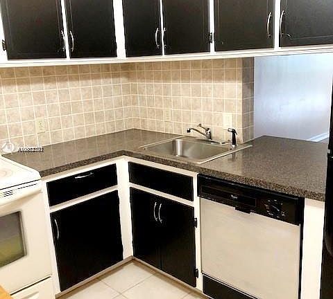 2nd image of 8851 N New River Canal Rd APT 14E