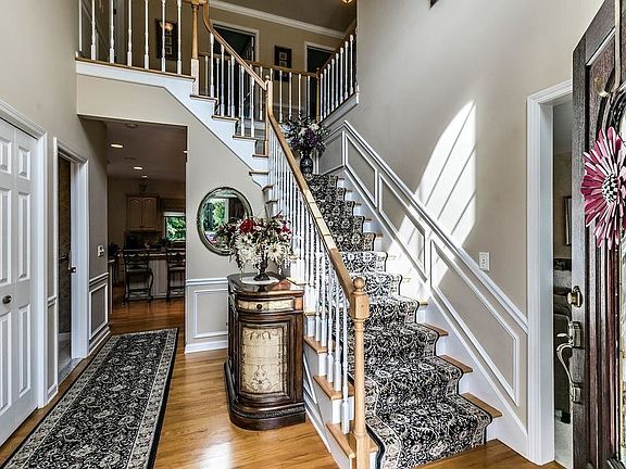 4th image of 6875 Claret Cir