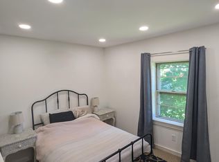 196 Woodhull Rd APT 4, Huntington, NY 11743