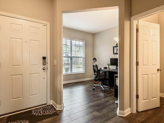 4th image of 6359 Honorata Dr
