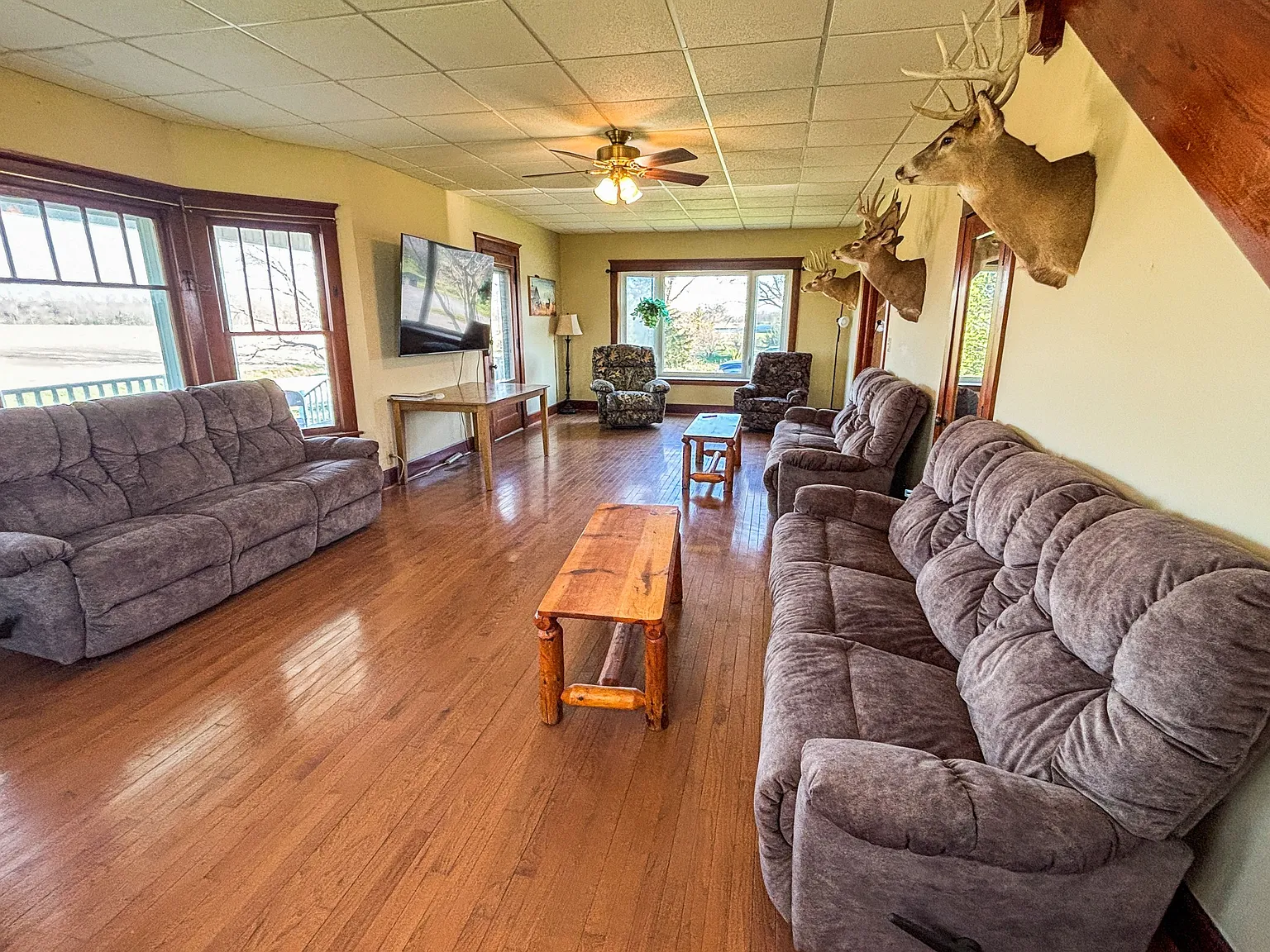 5 bed, 2850 sqft, $3,000 — Photo 4