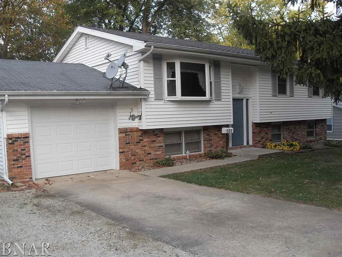 707 Angela Dr photo 1