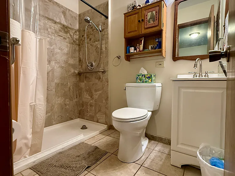 1813 Vaughn Dr — Photo 10
