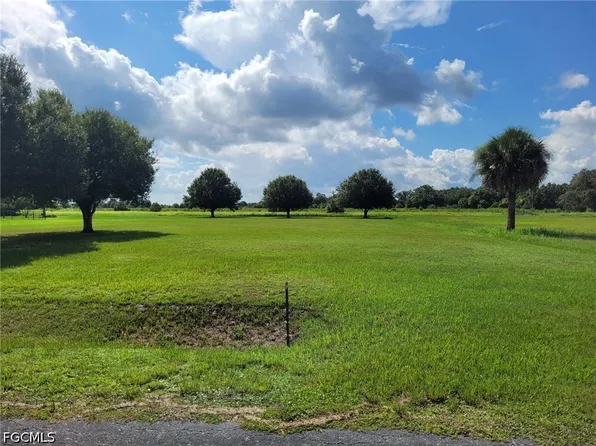 5291 River Blossom Ln, Labelle, FL 33935
