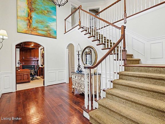 5th image of 213 Pepperbush Rd