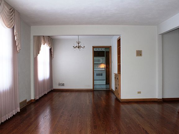 3rd image of 9912 W 145th Pl