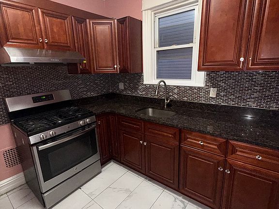 3rd image of 9439 116th St #2B