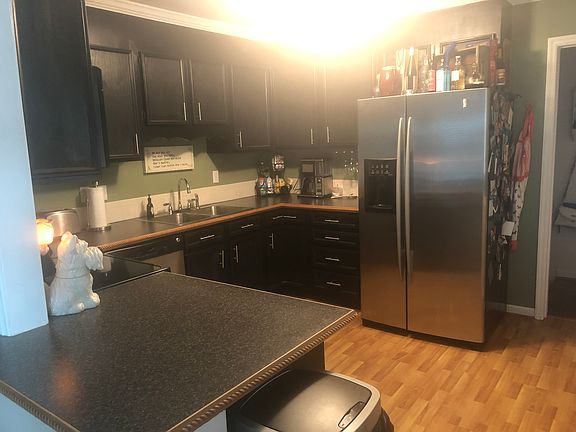 Kitchen-stainless appliances