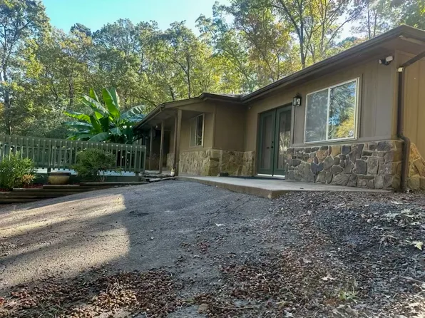 10157 Muscadine Ln, Danville, AR 72833