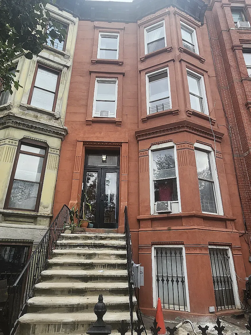 19 Spencer Place — Photo 1