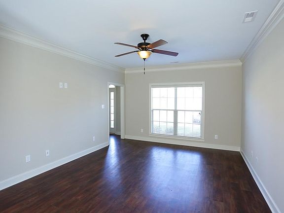 4th image of 1001 Chaney Cir
