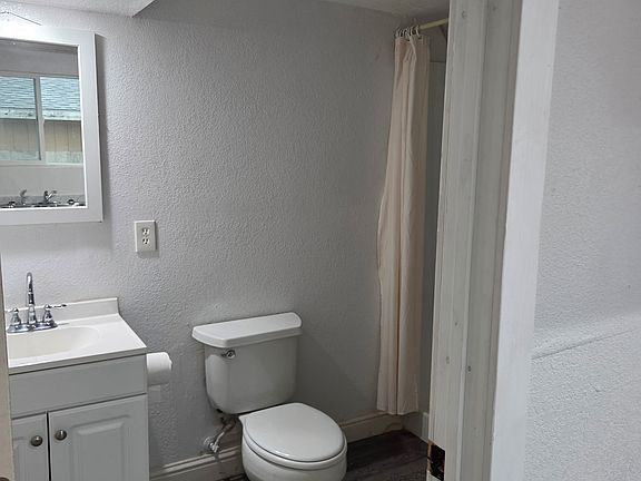5th image of 1512 El Camino Ave Unit C