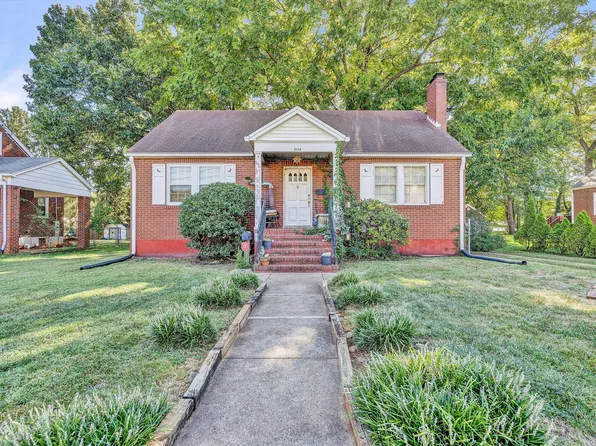 5126 Hearthstone Rd NW, Roanoke, VA 24012