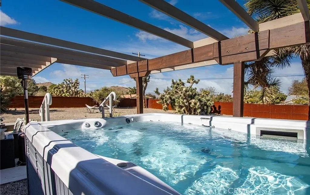 5 bed, 2.5 bath, 2385 sqft, $3,950 — Photo 4