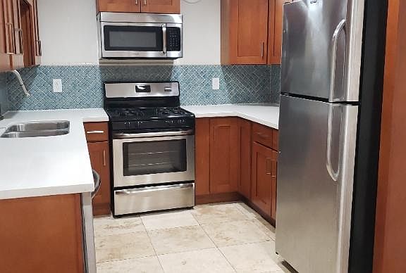 4th image of 1493 Allison Ave
