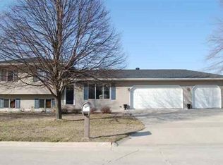 136 Jamestown Rd, Mason City, IA 50401