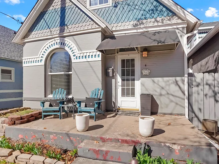 3623 Julian St — Photo 2