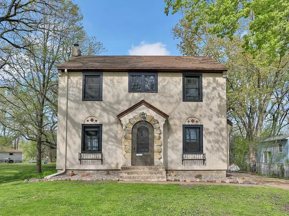 350 8th St SW, Forest Lake, MN 55025