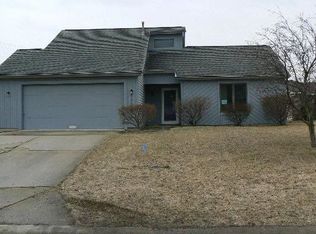 7118 Country Hill Dr, Fort Wayne, IN 46835