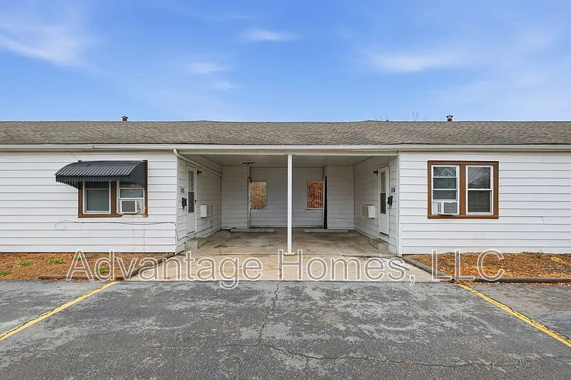 1015 N Scott Ave #105