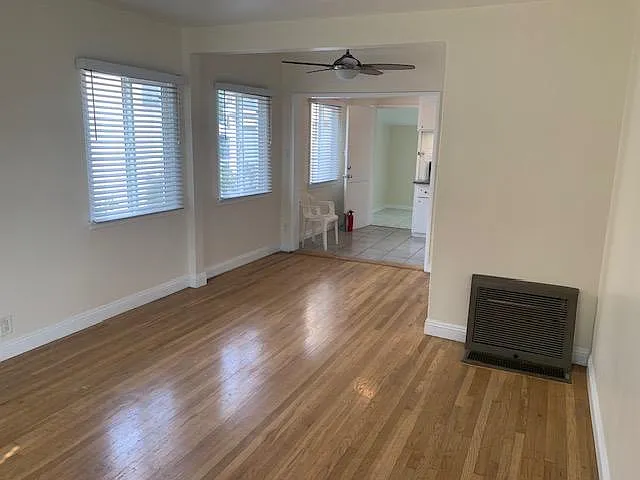 8624 Lilienthal Ave — Photo 12